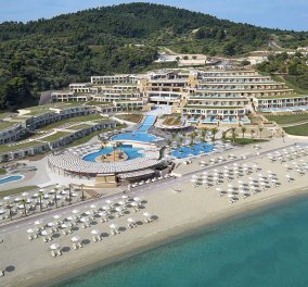 4 Ελληνίδες αρχιτέκτονες σχεδίασαν ένα παραμυθένιο ξενοδοχείο στην Χαλκιδική & παίρνουν το ένα βραβείο μετά το άλλο (φωτό- βίντεο) 