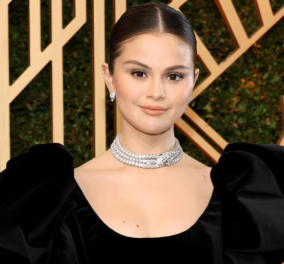Selena Gomez: Παραπάτησε στο κόκκινο χαλί των SAG awards, ξυπόλυτη στην αίθουσα - Άστραφτε το 1 $ εκατ. δολ Bulgari κολιέ της (φωτο) 