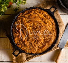 Η Ντίνα Νικολάου προτείνει: Πίτα με χόρτα της Άνοιξης και κοτόπουλο - χορταστική & λαχταριστή