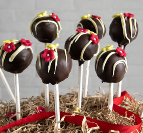Άκης Πετρετζίκης: Cookie pops με πασχαλινά κουλουράκια - Tα παιδιά σας, θα σας ευχαριστούν για αυτό το υπέροχο γλύκισμα 