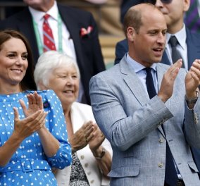 Με πουά φόρεμα η Kate Middleton στο Wimbledon - Το φιλί της Δούκισσας στους γονείς της, από το royal box (φωτό & βίντεο)