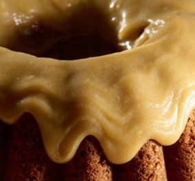 Στέλιος Παρλιάρος: Κέικ με ουίσκι και butterscotch - σάλτσα καραμέλας βουτύρου - Θα σας ξετρελάνει!