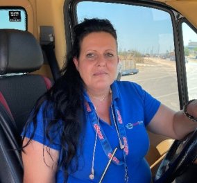 Top Woman η Χριστίνα Ζαμουζάρη-Οδηγεί τουριστικά λεωφορεία στη Ρόδο& δεν φοβάται τίποτα(φωτό)