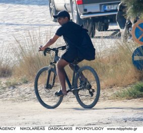 Ο Στέλιος Κουδουνάρης στα Κoυφονήσια: ποδήλατο και ανέμελες στιγμές διακοπών (φωτό)