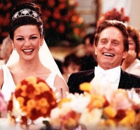 Catherine Zeta-Jones και Michael Douglas γιορτάζουν την 22η επέτειο του γάμου τους - Η διαμαντένια τιάρα της σταρ (φωτό & βίντεο)