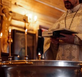Τσακώθηκαν οι παππούδες την ώρα της βάφτισης για το όνομα του μωρού – Ο ιερέας διέκοψε το μυστήριο
