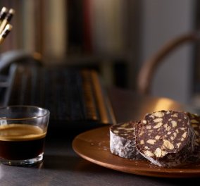 Στέλιος Παρλιάρος: Συνταγή για σαλάμι σοκολάτας - ένα εύκολο και πολύ νόστιμο γλυκό 