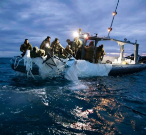 Εντυπωσιακές φωτό από την περισυλλογή του «κατασκοπευτικού» μπαλονιού της Κίνας – Το Πολεμικό Ναυτικό των ΗΠΑ το μάζεψε στον Ατλαντικό