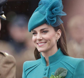 Κέιτ Μίντλετον: Ασυναγώνιστη εμφάνιση με μπλε ραφ coat dress - Η λεπτομέρεια που έκανε τη διαφορά  