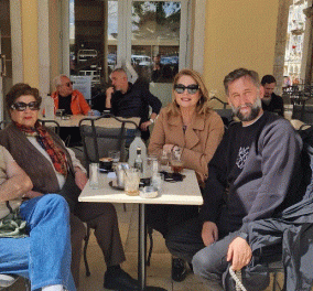 Στην Κέρκυρα για Πάσχα η Άντζελα Γκερέκου - Με καλή παρέα και...ανεβασμένη διάθεση (φωτό)