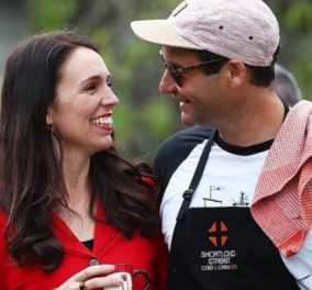 Η πρώην πρωθυπουργός της Νέας Ζηλανδία ευχαριστεί για τα 9 χρόνια γάμου το σύζυγό της: «Το τσάι στο κρεβάτι και η ατελείωτη αγάπη»