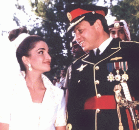 Βασίλισσα Ράνια της Ιορδανίας: 30 χρόνια από τον γάμο της με τον Βασιλιά Αμπντάλα - Ο μεγάλος έρωτας & το ασυναγώνιστο νυφικό