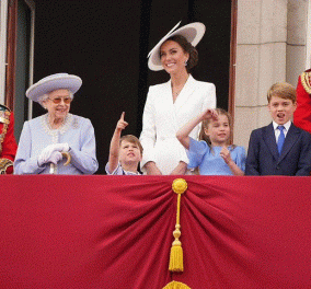 Ο πρίγκιπας Ουίλιαμ και η Κέιτ Μίντλετον για τον έναν χρόνο από τον θάνατο της βασίλισσας - ''Λείπεις σε όλους μας'' (φωτό) 