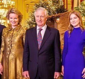 Stylish παρά ποτέ οι royals του Βελγίου! Ολόχρυσο παλτό η Βασίλισσα Ματθίλδη, μπλε & κόκκινο για τις πριγκίπισσες της, Ελισάβετ & Ελεονώρα (φωτό - βίντεο)