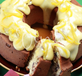 Ντίνα Νικολάου: Το απόλυτο κέικ μαρμπρέ με γλάσο λευκής σοκολάτας - το απογειώνει!