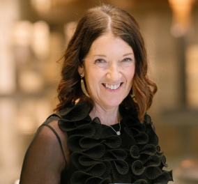 Victoria Hislop για επίδειξη μόδας μπροστά στα Γλυπτά του Παρθενώνα στο Βρετανικό Μουσείο: «Δεν καταλαβαίνουν γιατί είναι τόσο σημαντικά - Φοβερή άγνοια» (βίντεο) - Κυρίως Φωτογραφία - Gallery - Video
