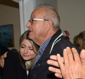 «Αισθάνομαι πολύ μόνη, πατέρα, δεν έπρεπε να φύγεις» - Ραγίζει καρδιές η κόρη του Λεωνίδα Γρηγοράκου - Ο πρώην υπουργός του ΠΑΣΟΚ ήταν 71ος ετών  - Κυρίως Φωτογραφία - Gallery - Video