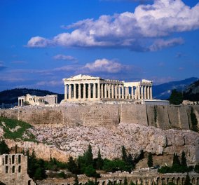 Financial Times: Η Αθήνα βάζει χέρι στα ασφαλιστικά ταμεία για να βρει λεφτά αλλά παραμένει η "τρύπα"