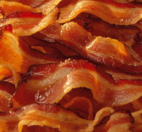 Δείτε καρέ καρέ τη διαδικασία παραγωγής του bacon! Warning: Μετά από αυτό το βίντεο μάλλον δεν θα ξαναφάτε! (βίντεο)