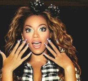 H Beyonce, τώρα και... νυχού! Έμπνευσή της, τι άλλο; Ο εαυτός της! (φωτό)