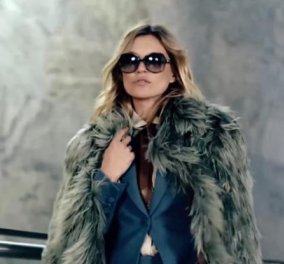 Δείτε το νέο σούπερ βίντεο του Gucci με πρωταγωνίστρια την Κate Moss να το «παίζει» celebrity που αλλάζει τα ονειρεμένα καινούργια ρούχα του διάσημου οίκου - Κυρίως Φωτογραφία - Gallery - Video