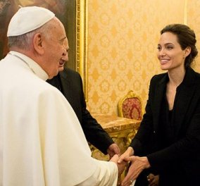 Όταν η Αντζελίνα Τζολί συνάντησε τον Πάπα Φραγκίσκο στο Βατικανό - Τι της χάρισε ο Ποντίφικας;