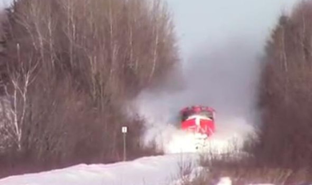Επική διαδρομή ενός τρένου μέσα από τα χιόνια: δεν το έχετε ξαναδεί - πολύ εντυπωσιακό βίντεο!  - Κυρίως Φωτογραφία - Gallery - Video