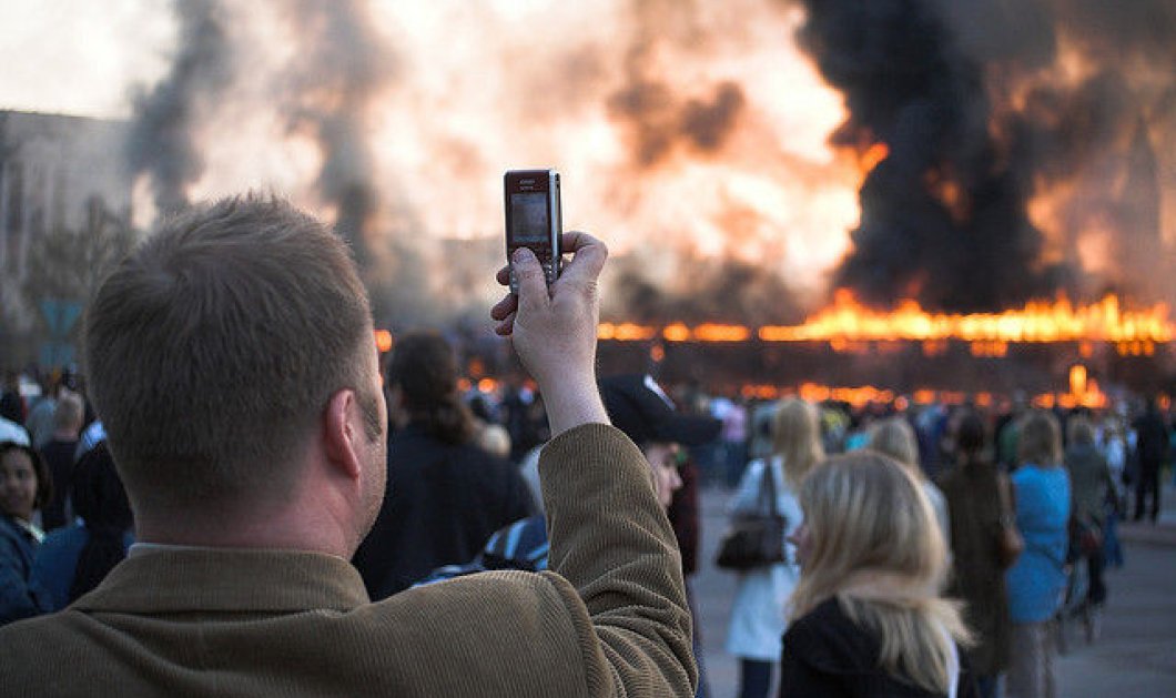 Με ένα smartphone στο χέρι όλοι γίνονται «δημοσιογράφοι»: Η Δημοσιογραφία των πολιτών μόλις ξεκίνησε - Κυρίως Φωτογραφία - Gallery - Video