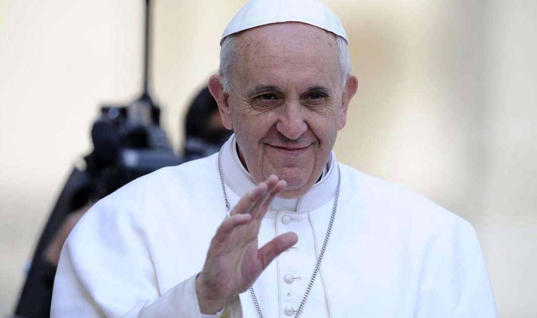Τα πήρε στο κρανίο ο Πάπας με πιστό που τον έσπρωξε: "Μην είσαι εγωιστής" άρχισε να του φωνάζει   - Κυρίως Φωτογραφία - Gallery - Video