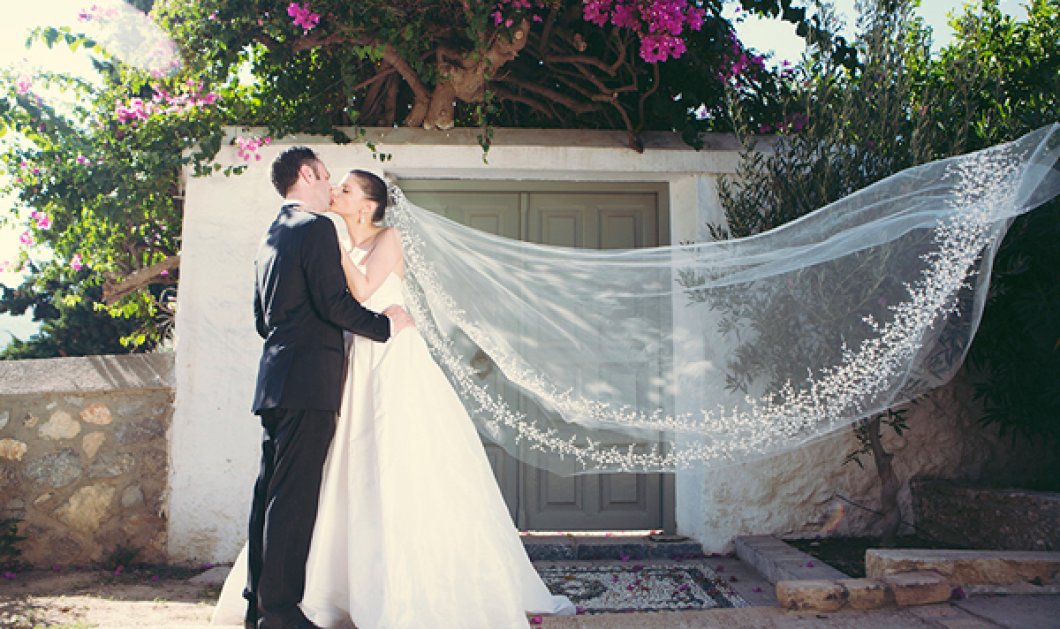 Γιατί οι νύφες φορούν πέπλο; Οι θεωρίες που συνοδεύουν το γαμήλιο αξεσουάρ - Κυρίως Φωτογραφία - Gallery - Video