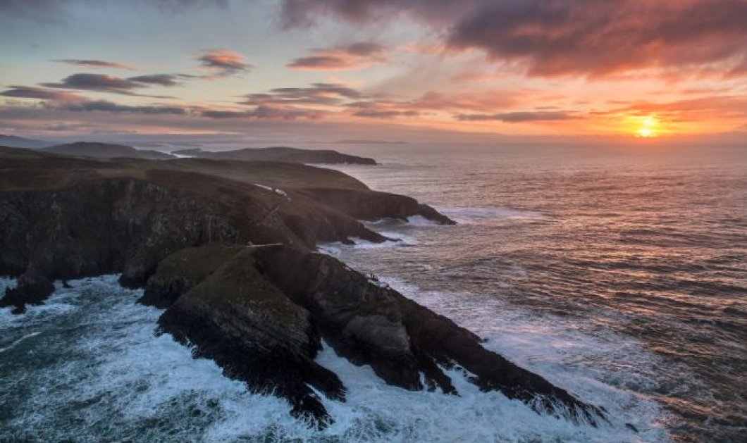 Πάμε... Ιρλανδία; Βόλτα στα άγρια βράχια & τους θυμωμένους ωκεανούς της μέσα από 1 βίντεο - Κυρίως Φωτογραφία - Gallery - Video