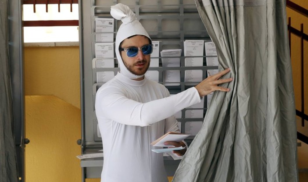 Απίθανο! Ισπανός πήγε να ασκήσει το εκλογικό του δικαίωμα ντυμένος... σπέρμα - Κυρίως Φωτογραφία - Gallery - Video
