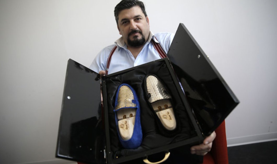 Έβαλε στοίχημα! Τελικά πουλάει παπούτσια 25.000-30.000 ευρώ από ατόφιο χρυσό 24 καρατίων   - Κυρίως Φωτογραφία - Gallery - Video