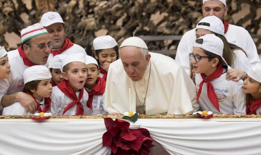 Σε πίτσα με το... μέτρο έσβησε τα 81 κεριά του  ο Πάπας Φραγκίσκος στη Ρώμη (ΦΩΤΟ-ΒΙΝΤΕΟ)  - Κυρίως Φωτογραφία - Gallery - Video