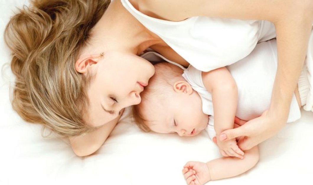 Πόσο ασφαλές είναι να κοιμάστε μαζί με το μωρό σας; Η πρακτική του co-sleeping & οι κίνδυνοι - Κυρίως Φωτογραφία - Gallery - Video