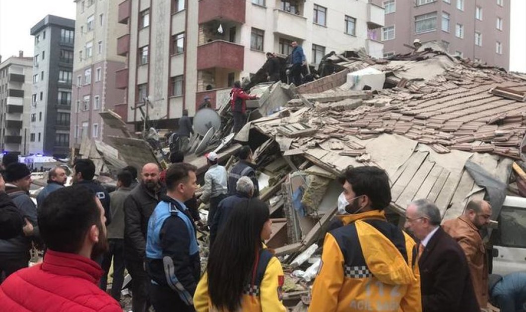Φωτό & βίντεο από την κατάρρευση εξαώροφου κτιρίου στην Κωνσταντινούπολη - Απεγκλωβισμός 4 ατόμων - Κυρίως Φωτογραφία - Gallery - Video