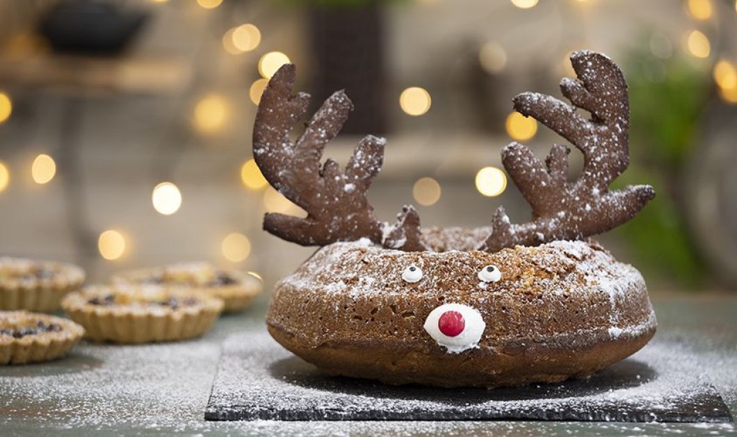 Ο Άκης Πετρετζίκης δημιουργεί: Το πιο γιορτινό και Χριστουγεννιάτικο κέικ... τάρανδος   - Κυρίως Φωτογραφία - Gallery - Video