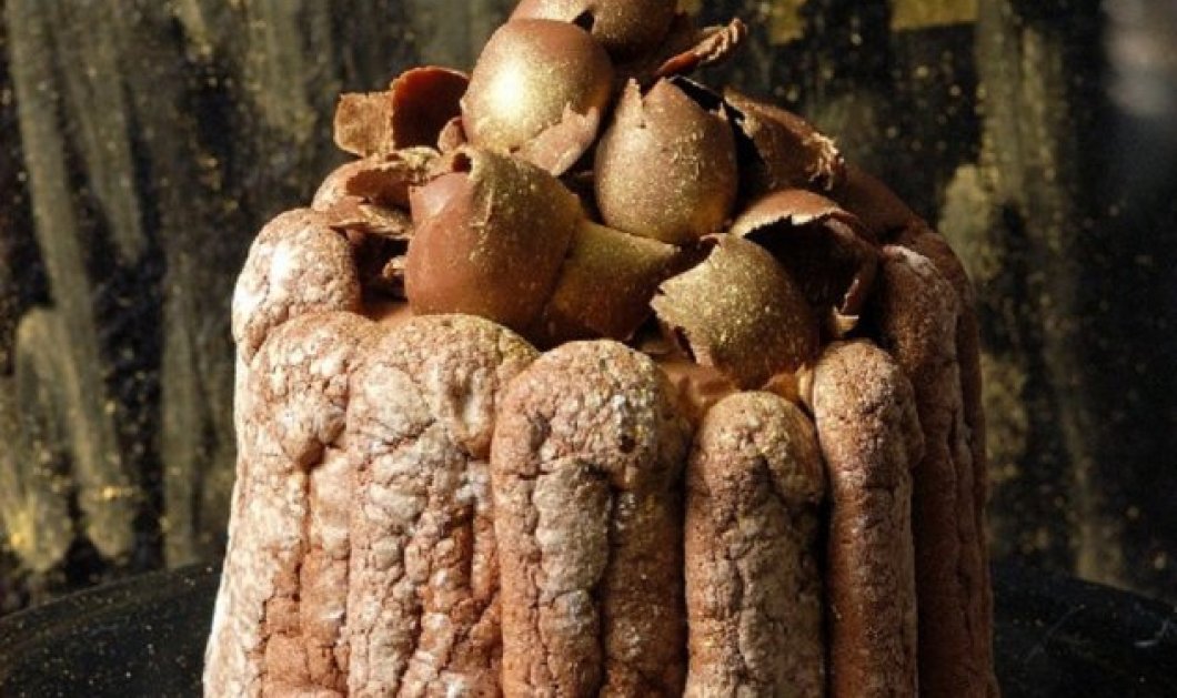 Ο Στέλιος Παρλιάρος μας φτιάχνει εντυπωσιακή Σαρλότ σοκολάτας με ρούμι (φώτο) - Κυρίως Φωτογραφία - Gallery - Video