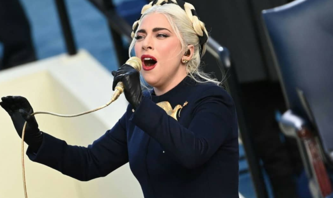 Ορκωμοσία Μπάιντεν: Tο βίντεο με την Lady Gaga να τραγουδάει τον Εθνικό Ύμνο των ΗΠΑ - Η τουαλέτα υπερπαραγωγή του Schiaparelli & η καρφίτσα της ελπίδας (φωτό)  - Κυρίως Φωτογραφία - Gallery - Video