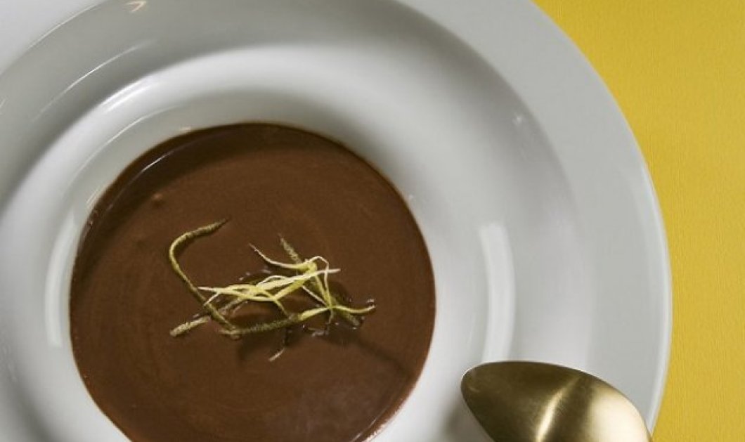 Ο Στέλιος Παρλιάρος προτείνει ένα εύκολο και ελαφρύ γλυκάκι για τις ζεστές ημέρες του καλοκαιριού – Κρέμα σοκολάτας με γιαούρτι - Κυρίως Φωτογραφία - Gallery - Video