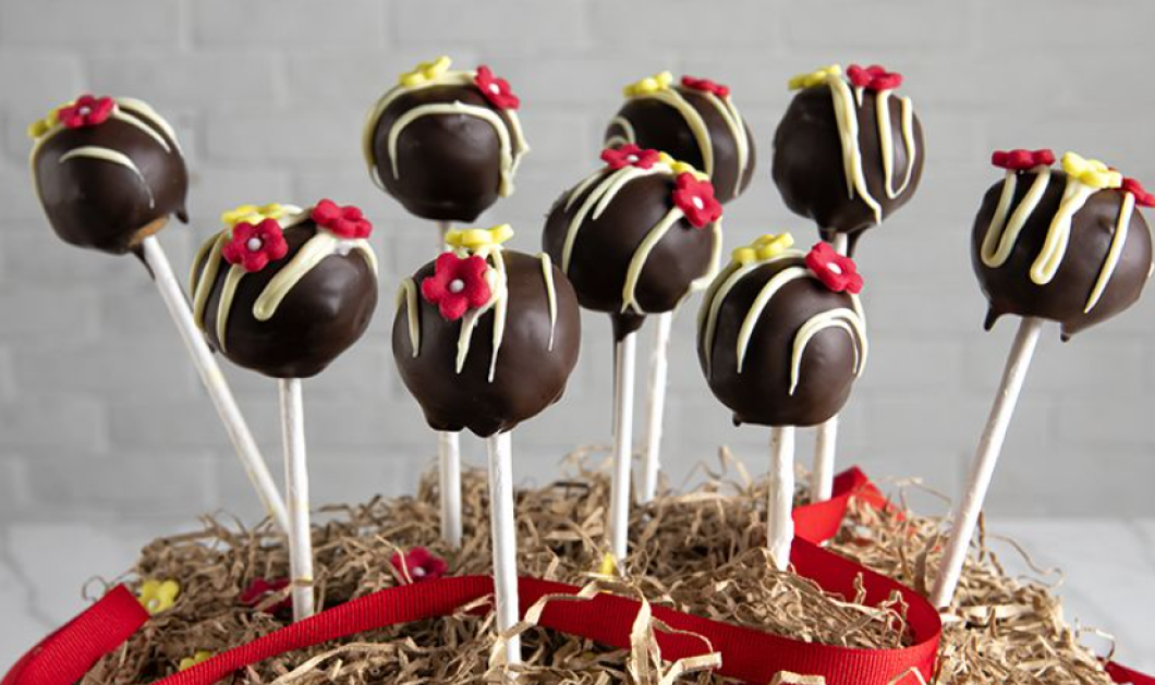 Άκης Πετρετζίκης: Cookie pops με πασχαλινά κουλουράκια - Tα παιδιά σας, θα σας ευχαριστούν για αυτό το υπέροχο γλύκισμα  - Κυρίως Φωτογραφία - Gallery - Video