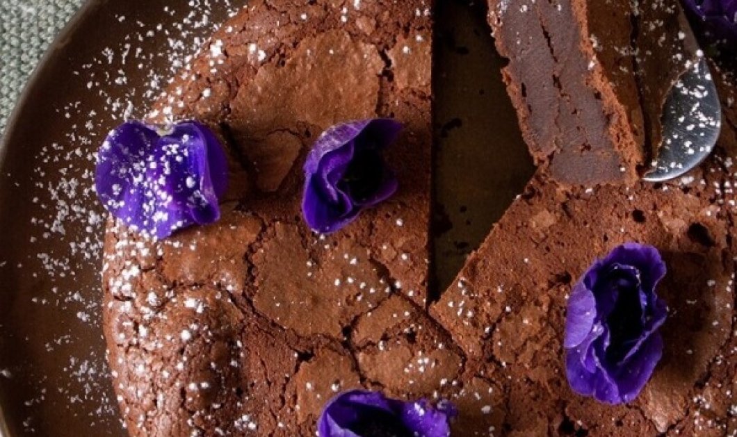 Στέλιος Παρλιάρος: Συνταγή για εύκολη σοκολατόπιτα - θα μουδιάσουμε από την απόλαυση! - Κυρίως Φωτογραφία - Gallery - Video