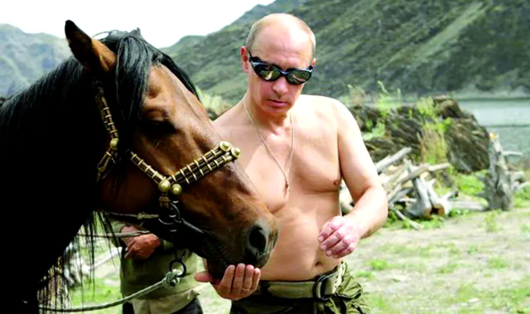 Πόλεμος ηγετών για τo αντρικό topless: Ο Πούτιν απαντά στο «δούλεμα» των G7: «Αηδιαστικό θέαμα αν εμφανίζονταν με γυμνά στήθη - Είναι αγύμναστοι» (φωτό) - Κυρίως Φωτογραφία - Gallery - Video