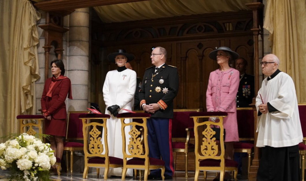 Σικάτες εμφανίσεις από τις πριγκίπισσες του Μονακό: Το υπέροχο παλτό της Σαρλίν, τα κομψά ταγιέρ της Καρολίνας & της Στεφανί (φωτό & βίντεο) - Κυρίως Φωτογραφία - Gallery - Video
