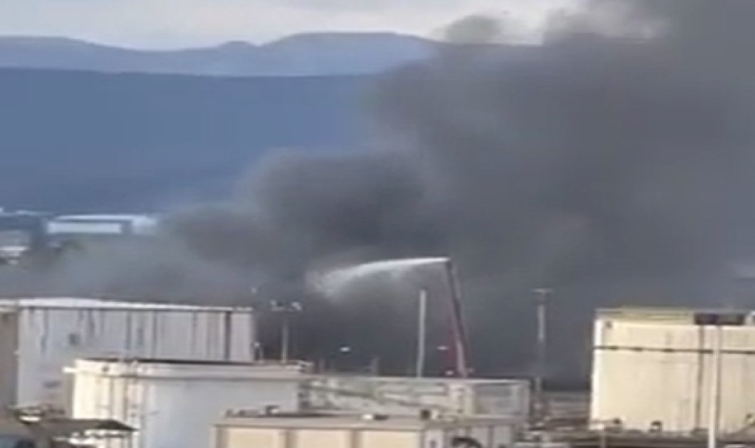 Ασπρόπυργος: Έσβησε η φωτιά σε εταιρία που διαχειρίζεται τοξικά απόβλητα - Μήνυμα του 112 - Κυρίως Φωτογραφία - Gallery - Video