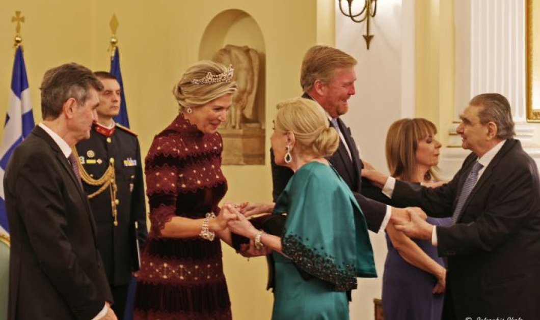 Ο Βαρδής & η Μαριάννα Βαρδινογιάννη στη δεξίωση προς τιμήν του βασιλικού ζεύγους της Ολλανδίας - Η κυπαρισσί σατέν τουαλέτα της Προέδρου της Ελπίδας  - Κυρίως Φωτογραφία - Gallery - Video