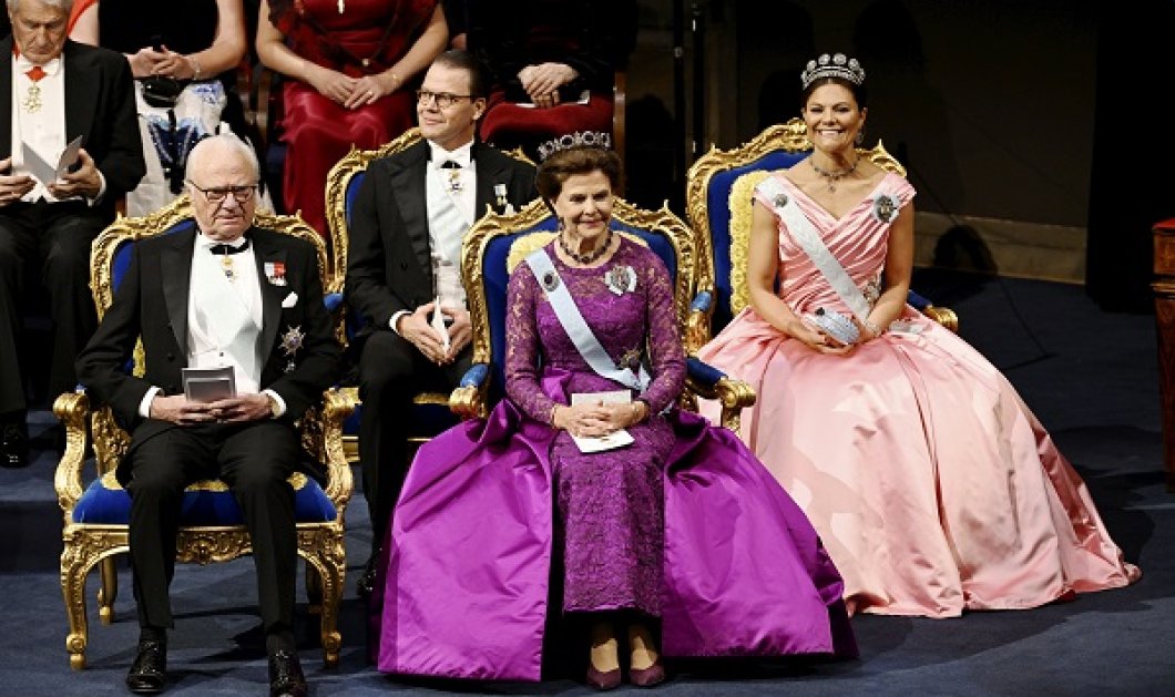 Οι royals της Σουηδίας τίμησαν τους νικητές των Νόμπελ: Το συμπόσιο & το λαμπερό δείπνο στο παλάτι - οι τουαλέτες, οι τιάρες (φωτό & βίντεο) - Κυρίως Φωτογραφία - Gallery - Video