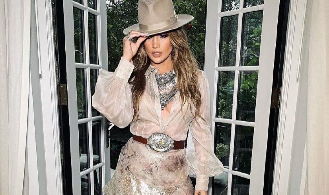 Ο Ralph Lauren λάνσαρε τη νέα του κολεξιόν με top model την Jennifer Lopez: Έγινε χαμός στην πασαρέλα του στην Νέα Υόρκη - Τι φόρεσε η σούπερ σταρ και μείναμε παγωτό - Κυρίως Φωτογραφία - Gallery - Video