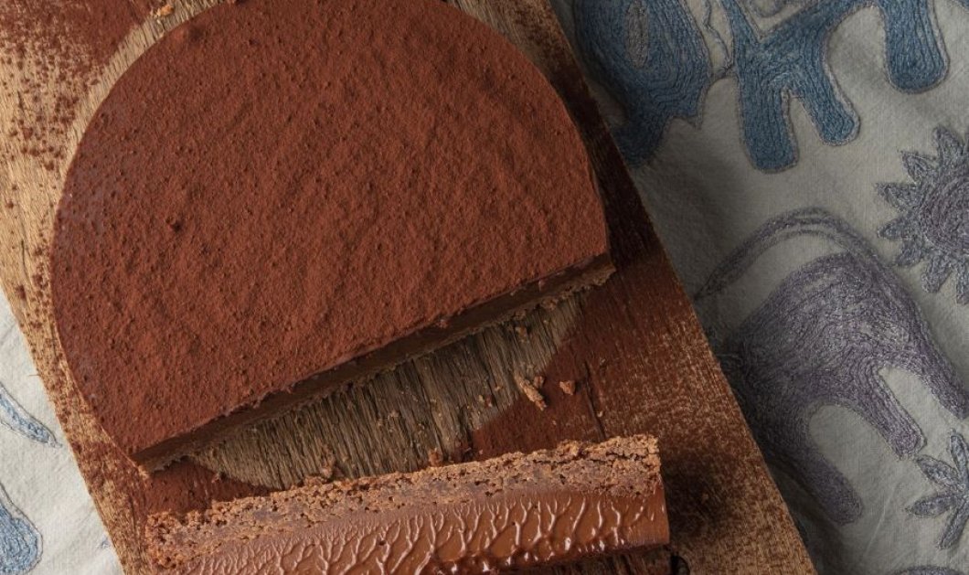 Ο Στέλιος Παρλιάρος μας φτιάχνει: Τούρτα με σοκολάτα και φυστικοβούτυρο - Απολαυστική γεύση - Κυρίως Φωτογραφία - Gallery - Video